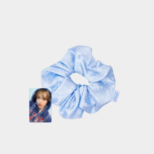 Load image into Gallery viewer, Red Velvet 2026 FAN-CON 'A Day in Red & Velvet' Official MD - Scrunchie Set