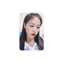 Load image into Gallery viewer, LOONA &#39;Flip That&#39; Wonderwall POB Benefit Photocard
