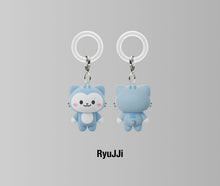 Load image into Gallery viewer, ITZY 3rd World Tour 'TUNNEL VISION' Official MD - TWINZY Mini Charm
