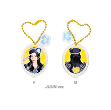Load image into Gallery viewer, Hearts2Hearts 2nd Mini Album ‘Lemon Tang’ Pop-Up Official MD - Acrylic Keyring