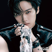 Load image into Gallery viewer, Stray Kids JAPAN 2nd Album 'GIANT' (STAY Japan Fan Club/Solo Jacket Limited Version)