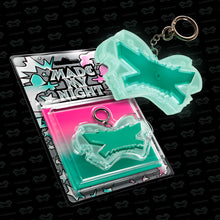 Load image into Gallery viewer, [PREORDER] LE SSERAFIM 2nd Single Album 'Made My Night' (Glow Clicker Keychain ver.)

