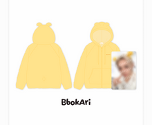 Load image into Gallery viewer, [PREORDER] Stray Kids World Tour 'RUN IT SEOUL' Official MD - SKZOO Fleece Hood Zip-Up

