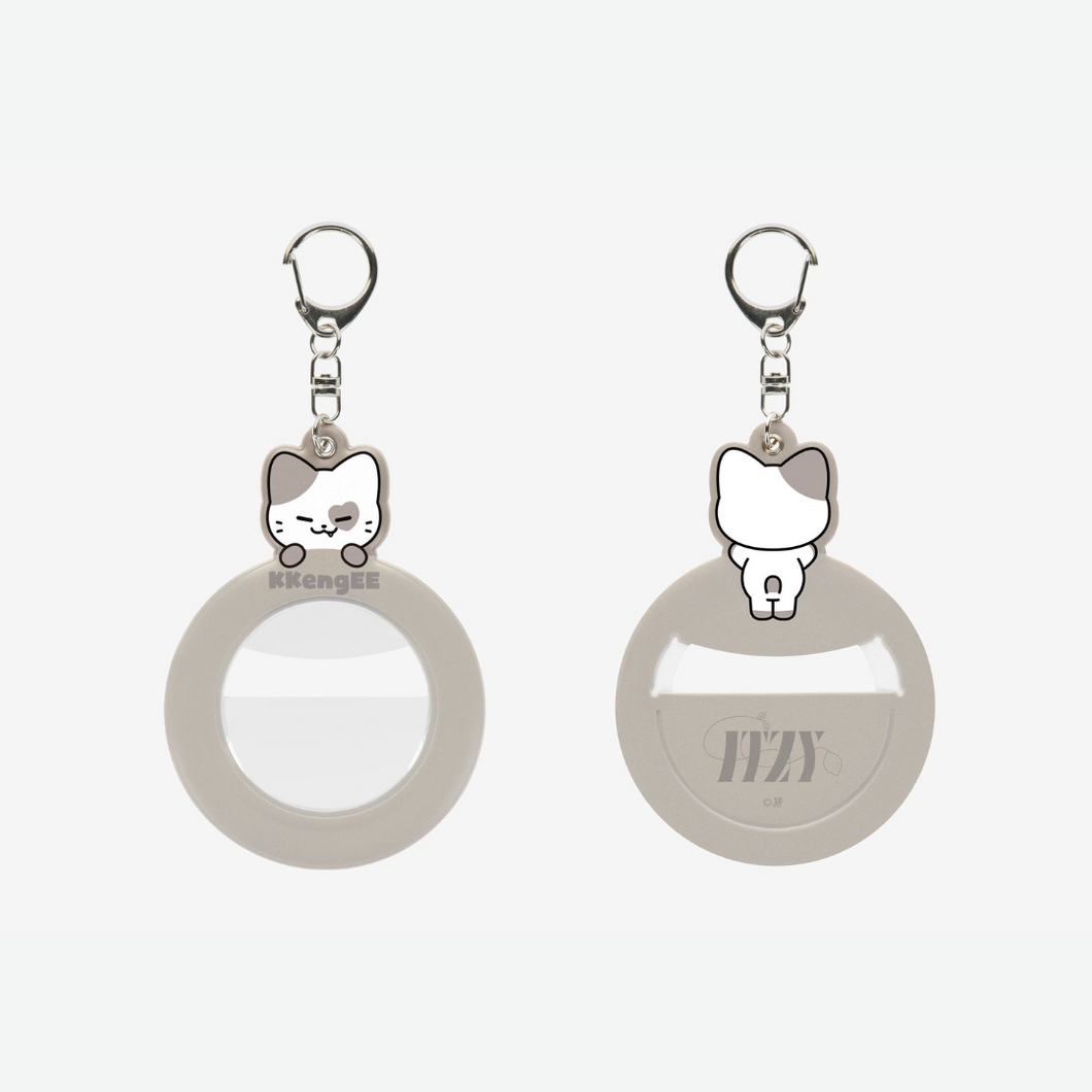 ITZY 'JYP JAPAN POPUP STORE 2025' Official MD - TWINZY PHOTO BADGE HOLDER