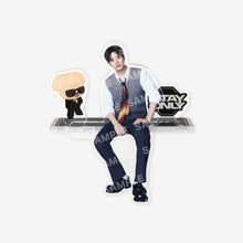 Load image into Gallery viewer, [PREORDER] Stray Kids World Tour 'RUN IT JAPAN' Official MD - Acrylic Stand
