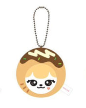 Load image into Gallery viewer, IVE x MINIVE POP-UP STORE &#39;MINIVE SCHOOL&#39; in TOKYO Official MD - Face Keyring (Takoyaki Ver.)
