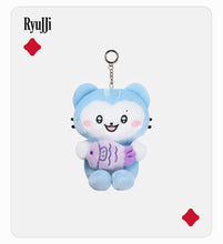 Load image into Gallery viewer, [PREORDER] ITZY 5th Fanmeeting 'ALL IN, MIDZY' Official MD - TWINZY Plush (Voice Ver.)
