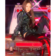 Load image into Gallery viewer, [PREORDER] LE SSERAFIM DICON Volume Nº32 'ENDLESS TEMPO' (B TYPE)
