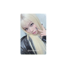 Load image into Gallery viewer, LE SSERAFIM &#39;HOT&#39; Weverse POB Benefit Photocard
