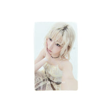 Load image into Gallery viewer, LE SSERAFIM &#39;HOT&#39; Weverse Lucky Draw Benefit Photocard
