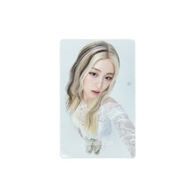 Load image into Gallery viewer, LE SSERAFIM &#39;HOT&#39; Weverse Lucky Draw Benefit Photocard
