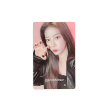 Load image into Gallery viewer, LE SSERAFIM &#39;HOT&#39; Studio Choom POB Benefit Photocard
