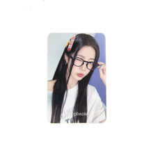 Load image into Gallery viewer, LE SSERAFIM &#39;HOT&#39; Soundwave Lucky Draw Benefit Photocard
