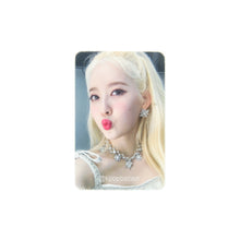 Load image into Gallery viewer, STAYC &#39;Young-Luv.Com&#39; Whosfan Lucky Draw Benefit Photocard
