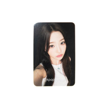 Load image into Gallery viewer, Hearts2Hearts 'STYLE' Mokketshop Lucky Draw Benefit Photocard
