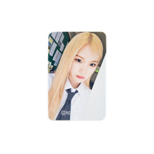 Load image into Gallery viewer, Hearts2Hearts 'STYLE' Mokketshop Lucky Draw Benefit Photocard
