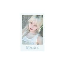 Load image into Gallery viewer, NMIXX 'Blue Valentine' Everline Pop-Up Lucky Draw Round 2 Benefit Photocard
