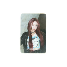 Load image into Gallery viewer, ITZY 'TUNNEL VISION' Withmuu POB Benefit Photocard
