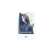 Load image into Gallery viewer, ITZY 'TUNNEL VISION' Makestar POB Benefit Photocard
