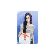 Load image into Gallery viewer, NMIXX 'Blue Valentine' Makestar FS Round 8 Benefit Photocard
