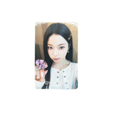 Load image into Gallery viewer, NMIXX 'Blue Valentine' Makestar FS Round 8 Benefit Photocard
