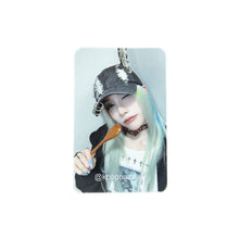 Load image into Gallery viewer, XLOV 'UXLXVE' Rising Star Round 3 FS Benefit Photocard
