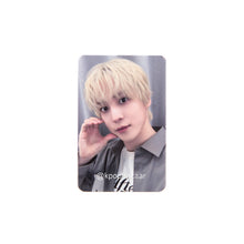 Load image into Gallery viewer, ATEEZ 'GOLDEN HOUR : Part.5' Whosfan Lucky Draw Benefit Photocard
