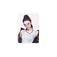 Load image into Gallery viewer, MEOVV 'GO HARD' Withmuu POB Benefit Photocard
