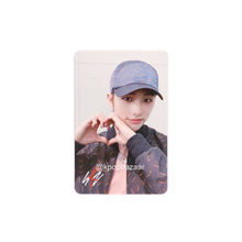 Load image into Gallery viewer, Stray Kids 'Cle 1: Miroh' Official Album Photocard
