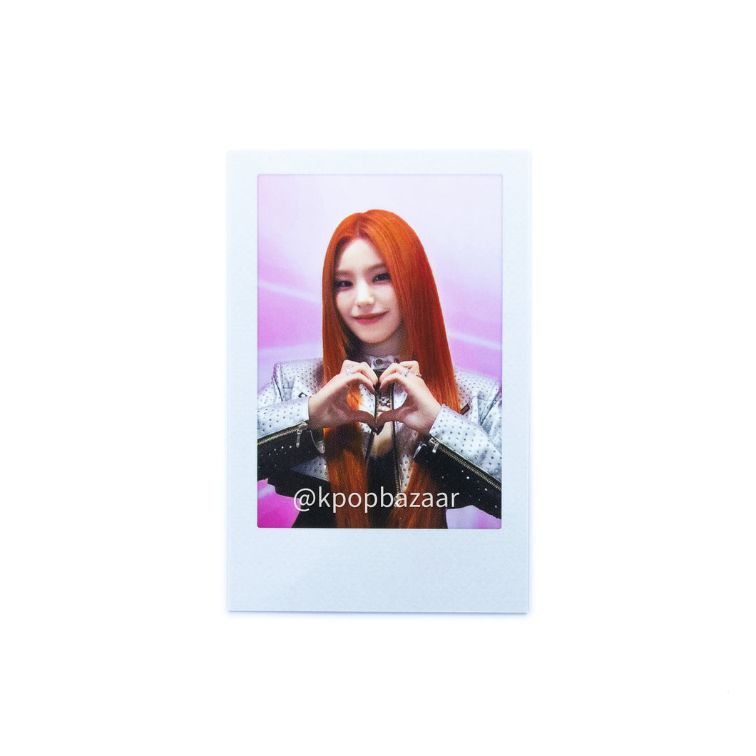 ITZY 'Born To Be' in Seoul Official MD Benefit Polaroid Photocard