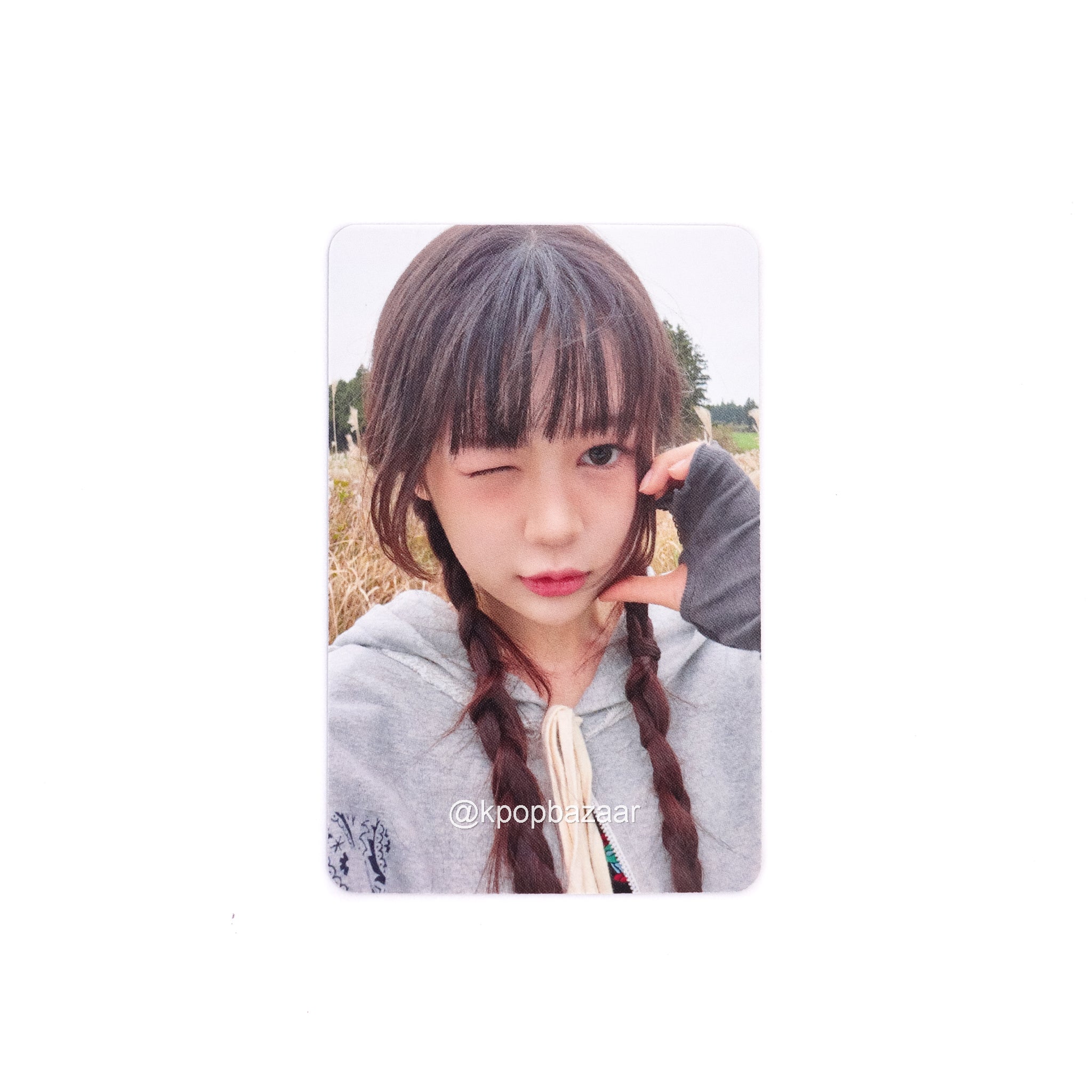 Hearts2Hearts 'The Chase' Apple Music POB Benefit Photocard
