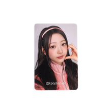 Load image into Gallery viewer, Hearts2Hearts &#39;The Chase&#39; Apple Music POB Benefit Photocard
