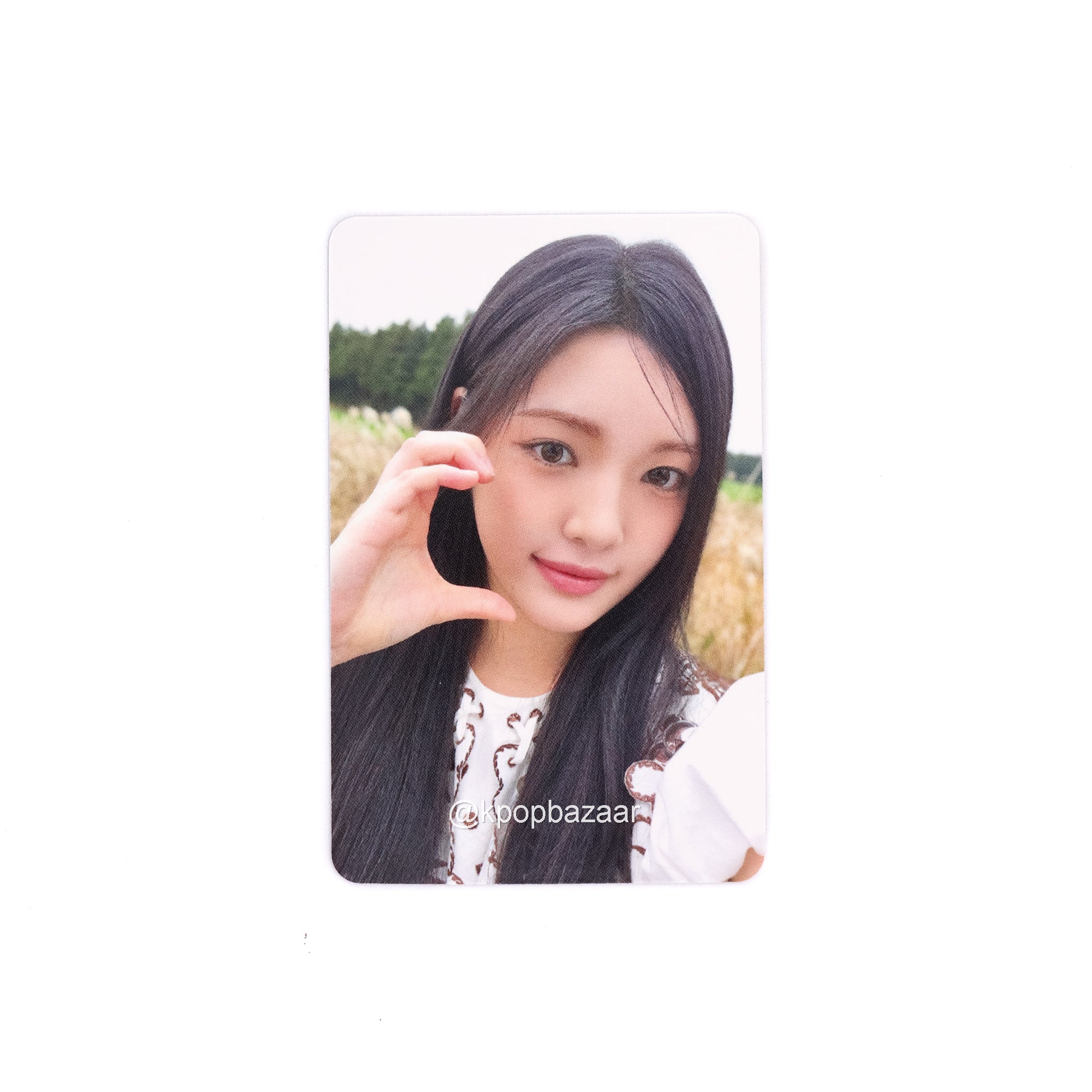 Hearts2Hearts 'The Chase' Apple Music POB Benefit Photocard