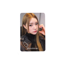 Load image into Gallery viewer, Hearts2Hearts &#39;The Chase&#39; Apple Music POB Benefit Photocard
