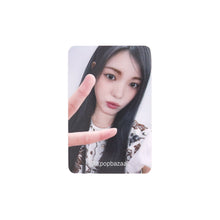 Load image into Gallery viewer, Hearts2Hearts &#39;The Chase&#39; Soundwave POB Benefit Photocard
