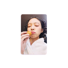 Load image into Gallery viewer, JENNIE &#39;Ruby&#39; Apple Music POB Benefit Photocard
