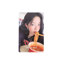 Load image into Gallery viewer, LE SSERAFIM &#39;HOT&#39; Weverse POB Benefit Photocard
