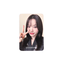 Load image into Gallery viewer, Loossemble &#39;Make A Voyage&#39; 1st FAN-CON Official MD Roulette Badge Photocard
