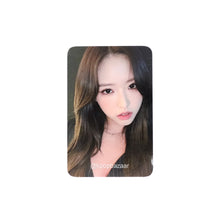 Load image into Gallery viewer, Loossemble &#39;Make A Voyage&#39; 1st FAN-CON Official MD Roulette Badge Photocard

