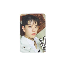 Load image into Gallery viewer, Stray Kids &#39;合 (HOP)&#39; Official HIPTAPE/LIMITED Album Photocard
