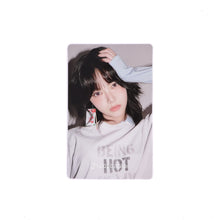 Load image into Gallery viewer, LE SSERAFIM &#39;HOT&#39; Weverse POB Benefit Photocard
