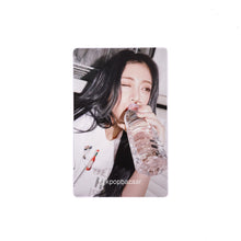 Load image into Gallery viewer, LE SSERAFIM &#39;HOT&#39; Weverse POB Benefit Photocard
