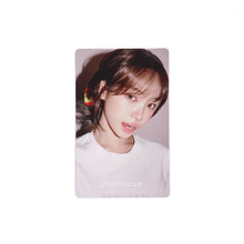 Load image into Gallery viewer, LE SSERAFIM &#39;HOT&#39; Weverse POB Benefit Photocard
