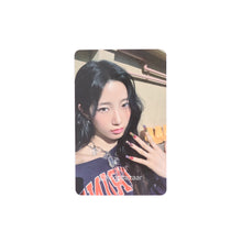 Load image into Gallery viewer, LE SSERAFIM &#39;HOT&#39; Withmuu Lucky Draw Round 1 Benefit Photocard
