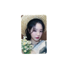 Load image into Gallery viewer, Loossemble &#39;One of a Kind&#39; Makestar VC Round 2 Benefit Photocard
