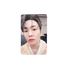 Load image into Gallery viewer, SHINee &#39;Poet | Artist&#39; Apple Music POB Benefit Photocard
