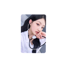 Load image into Gallery viewer, KISS OF LIFE &#39;224&#39; Apple Music POB Benefit Photocard
