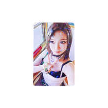 Load image into Gallery viewer, LE SSERAFIM &#39;DIFFERENT&#39; Weverse Japan POB Benefit Photocard

