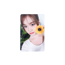 Load image into Gallery viewer, STAYC &#39;I WANT IT&#39; Apple Music POB Benefit Photocard
