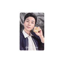 Load image into Gallery viewer, DAY6 3rd World Tour 'FOREVER YOUNG' Blu-ray Apple Music POB Benefit Photocard
